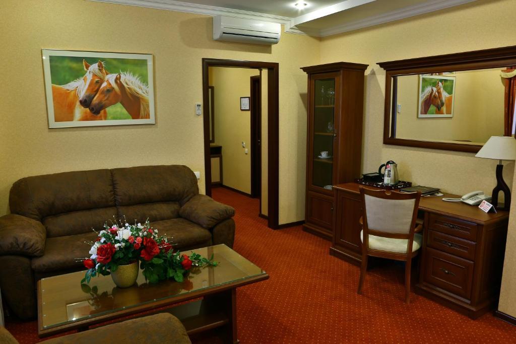 Hotel Ukraine Rivne Cameră foto